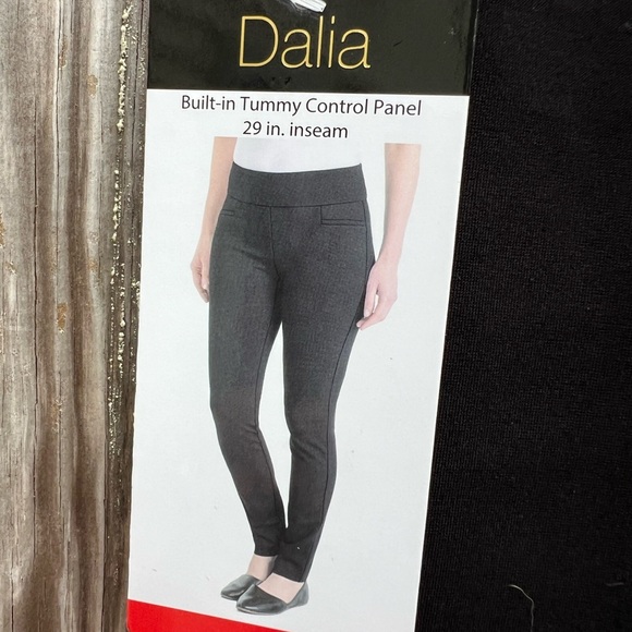Dalia Pull-On Black pants with Tummy Control size Med NWT - Picture 3 of 7